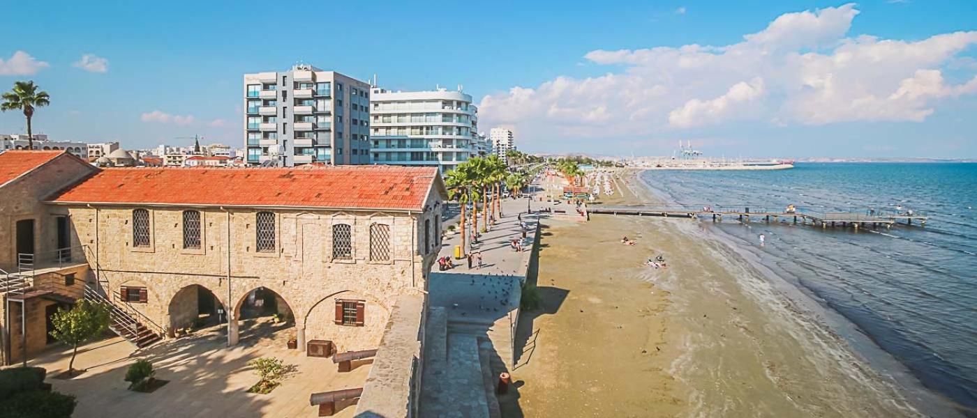 1A Beach & Business Apartment In The City Center! Larnaca Eksteriør billede